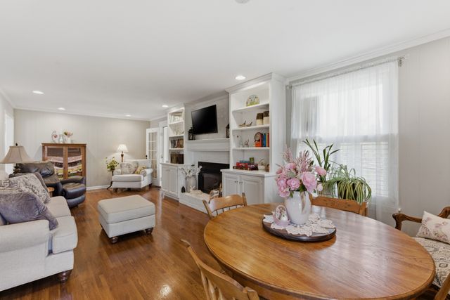 288 Indian Lake Rd, Hendersonville, TN 37075