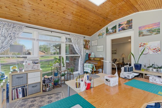 288 Indian Lake Rd, Hendersonville, TN 37075