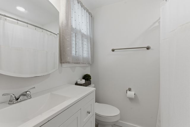 288 Indian Lake Rd, Hendersonville, TN 37075