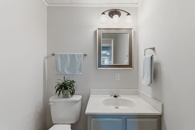 288 Indian Lake Rd, Hendersonville, TN 37075