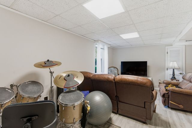 288 Indian Lake Rd, Hendersonville, TN 37075