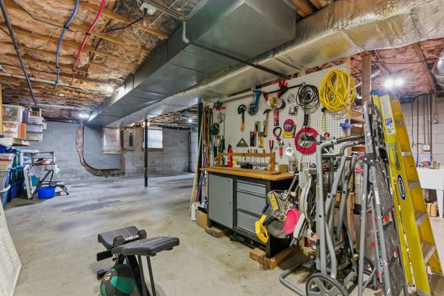 288 Indian Lake Rd, Hendersonville, TN 37075