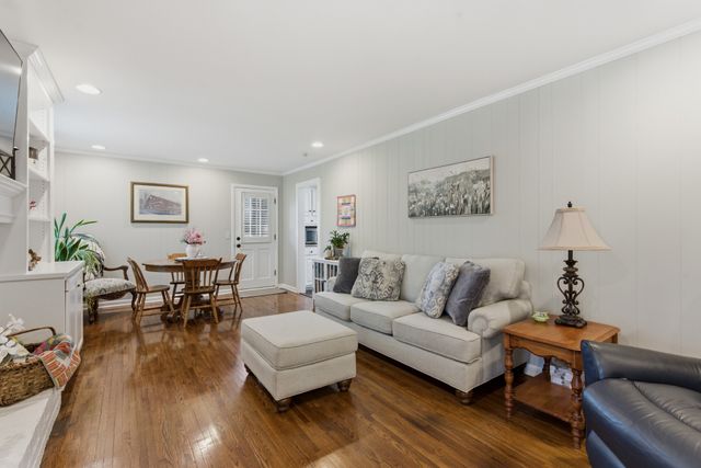 288 Indian Lake Rd, Hendersonville, TN 37075