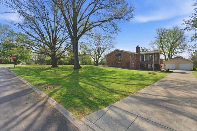 288 Indian Lake Rd, Hendersonville, TN 37075