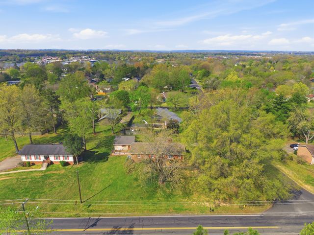 288 Indian Lake Rd, Hendersonville, TN 37075