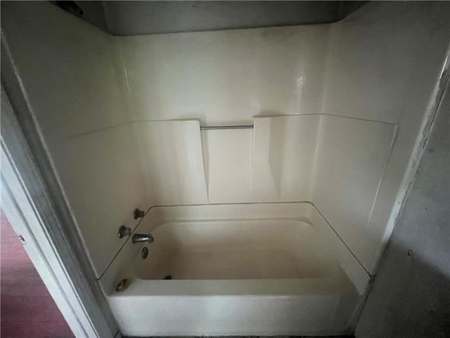 107 E Home St, New Castle, PA 16101