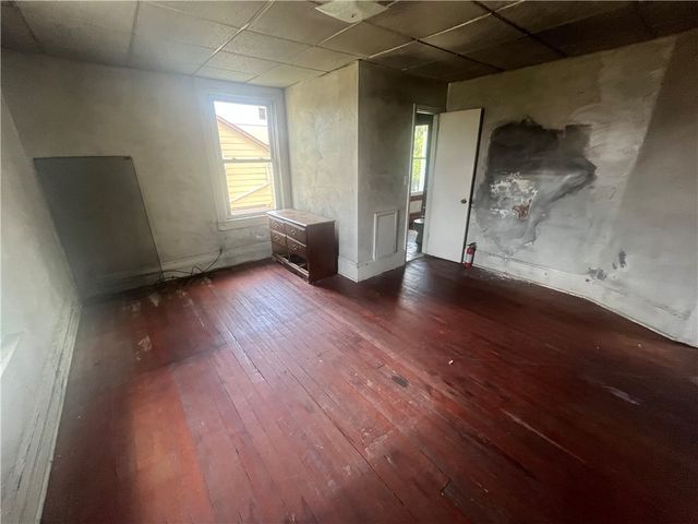 107 E Home St, New Castle, PA 16101
