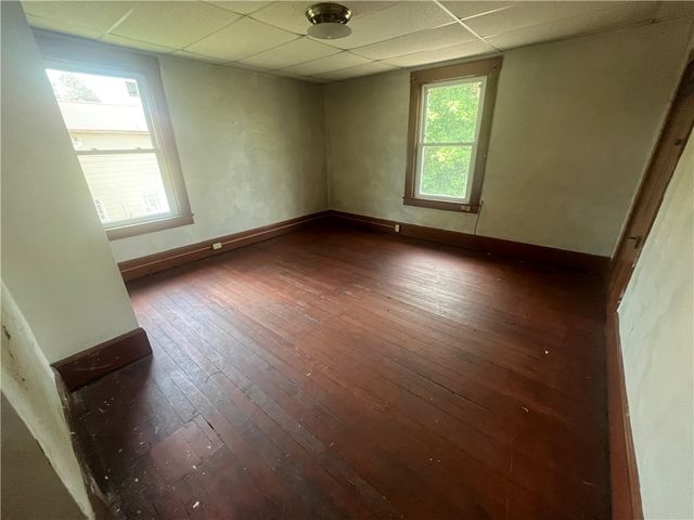 107 E Home St, New Castle, PA 16101