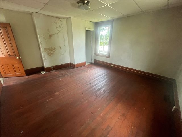 107 E Home St, New Castle, PA 16101