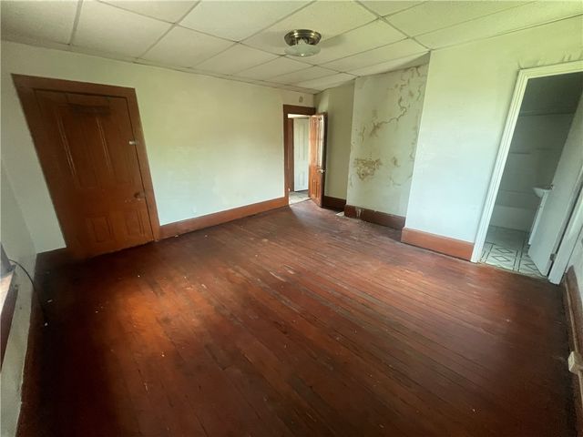 107 E Home St, New Castle, PA 16101