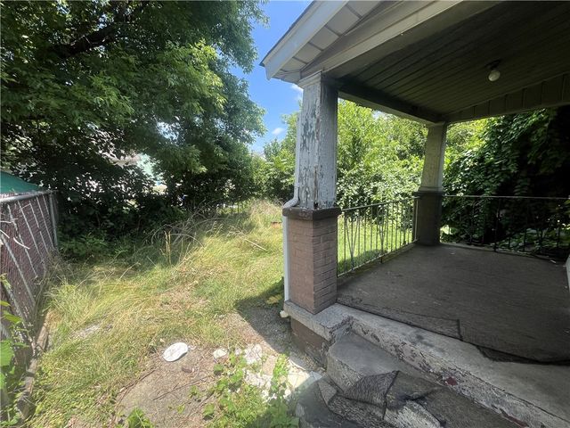107 E Home St, New Castle, PA 16101