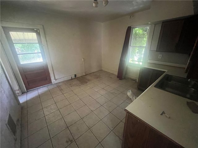 107 E Home St, New Castle, PA 16101