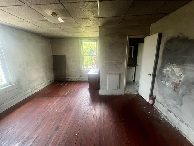 107 E Home St, New Castle, PA 16101