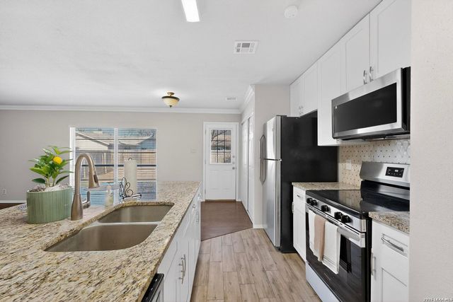 7219 Spring Drops, San Antonio, TX 78249