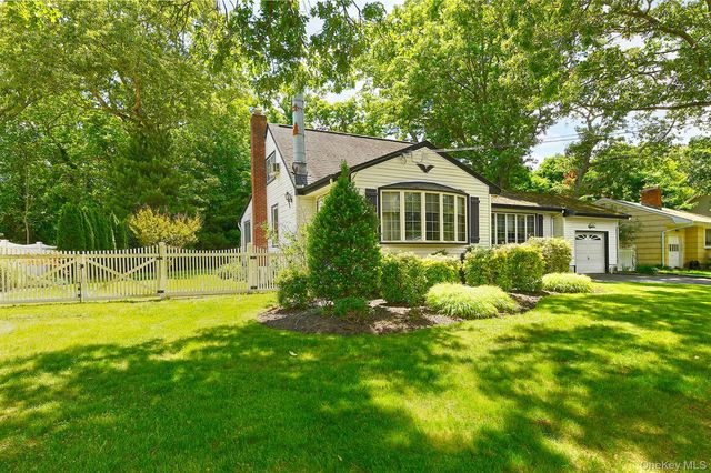 18 Homeland Drive, Huntington, NY 11743