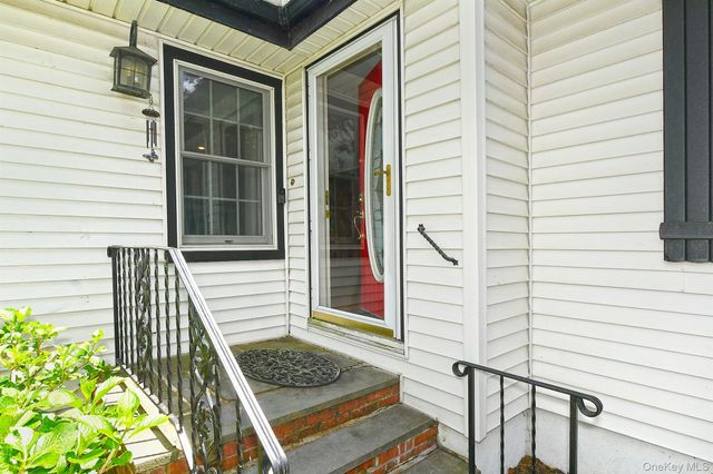 18 Homeland Drive, Huntington, NY 11743