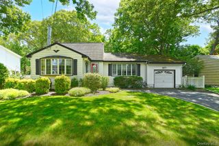 18 Homeland Drive, Huntington, NY 11743