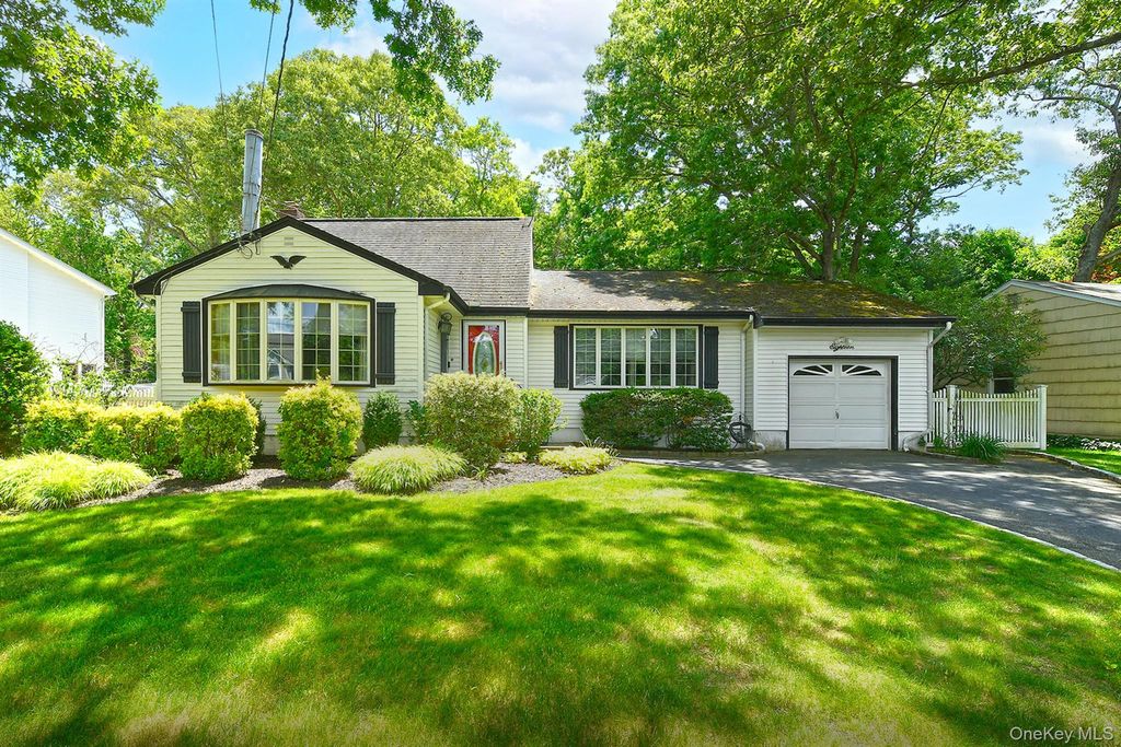 18 Homeland Drive, Huntington, NY 11743