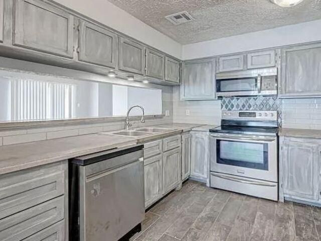 3610 Vineyard Drive, Houston, TX 77082