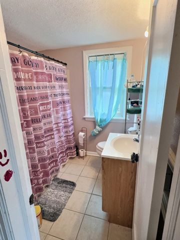 1437 N Jeanette, Wichita, KS 67203