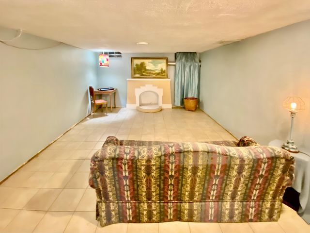 1437 N Jeanette, Wichita, KS 67203