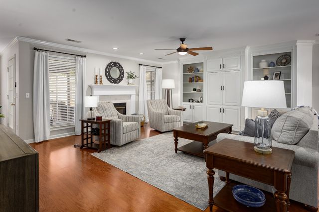 202 Woodfield Ct, Florence, AL 35630