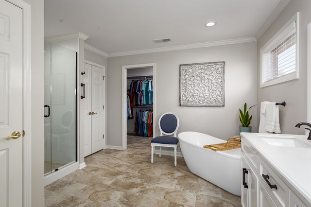 202 Woodfield Ct, Florence, AL 35630