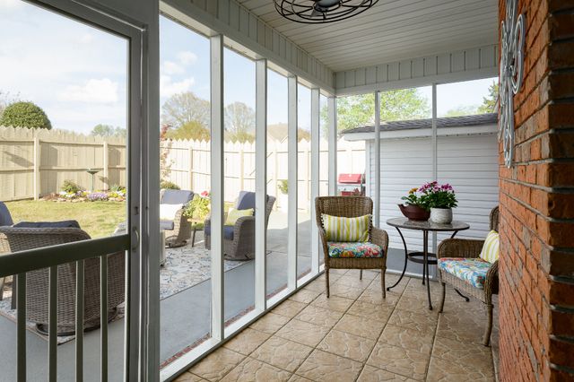 202 Woodfield Ct, Florence, AL 35630