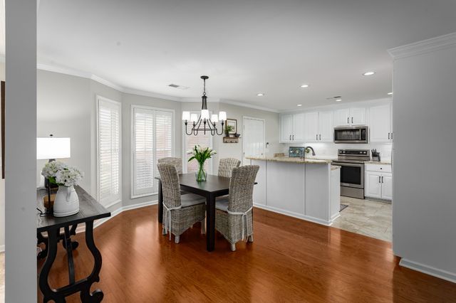 202 Woodfield Ct, Florence, AL 35630