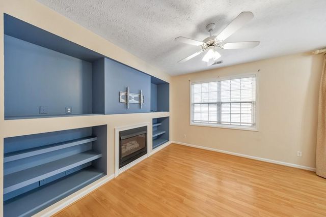 227 Windcroft NW Circle, Acworth, GA 30101