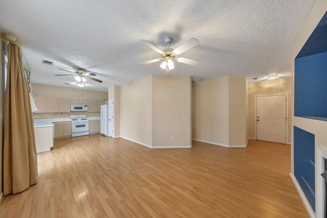 227 Windcroft NW Circle, Acworth, GA 30101