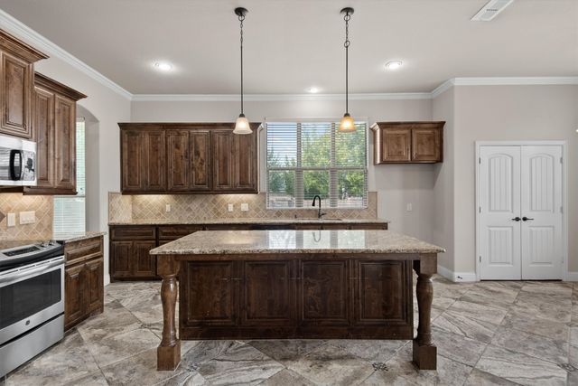 114 Thoroughbred Street, Waxahachie, TX 75165