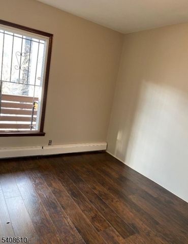 148 Garside St, Newark City, NJ 07104