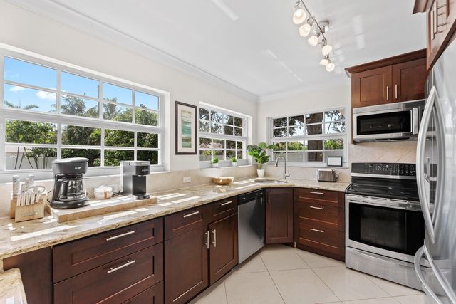 1638 NE 3rd Avenue, Delray Beach, FL 33444