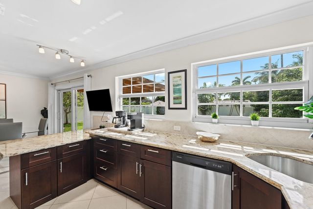 1638 NE 3rd Avenue, Delray Beach, FL 33444