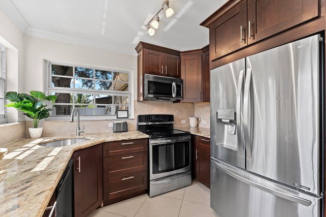 1638 NE 3rd Avenue, Delray Beach, FL 33444