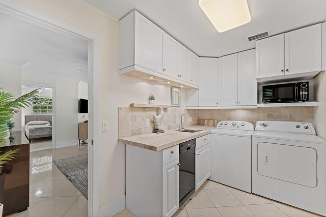 1638 NE 3rd Avenue, Delray Beach, FL 33444