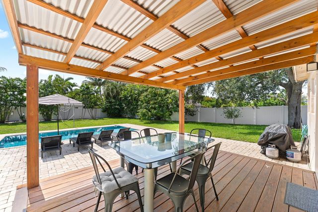 1638 NE 3rd Avenue, Delray Beach, FL 33444
