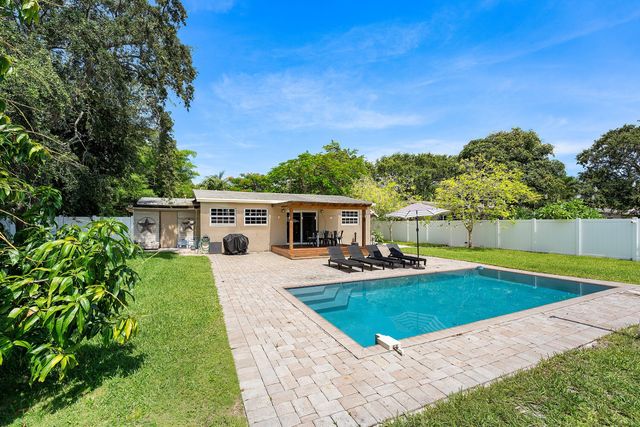 1638 NE 3rd Avenue, Delray Beach, FL 33444