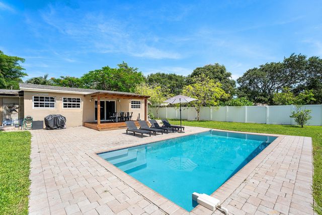 1638 NE 3rd Avenue, Delray Beach, FL 33444