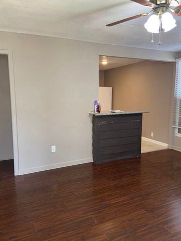 3933 E Ross Pkwy, Wichita, KS 67210