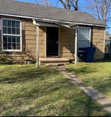 3933 E Ross Pkwy, Wichita, KS 67210