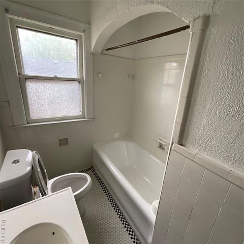 15464 Gilchrist St Street, Detroit, MI 48227
