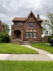 15464 Gilchrist St Street, Detroit, MI 48227