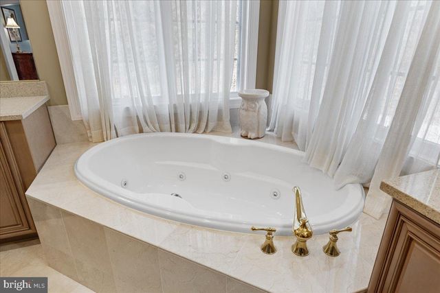 6424 RECREATION LN, Falls Church, VA 22041