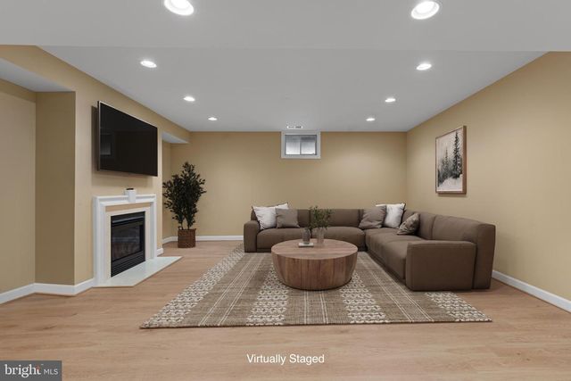 6424 RECREATION LN, Falls Church, VA 22041