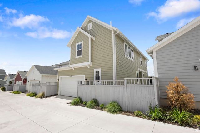 6782 W LEANDER DR, South Jordan, UT 84009