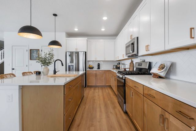 6782 W LEANDER DR, South Jordan, UT 84009