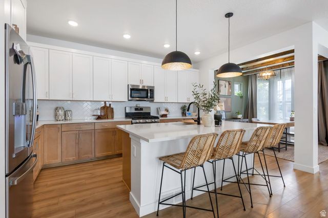 6782 W LEANDER DR, South Jordan, UT 84009