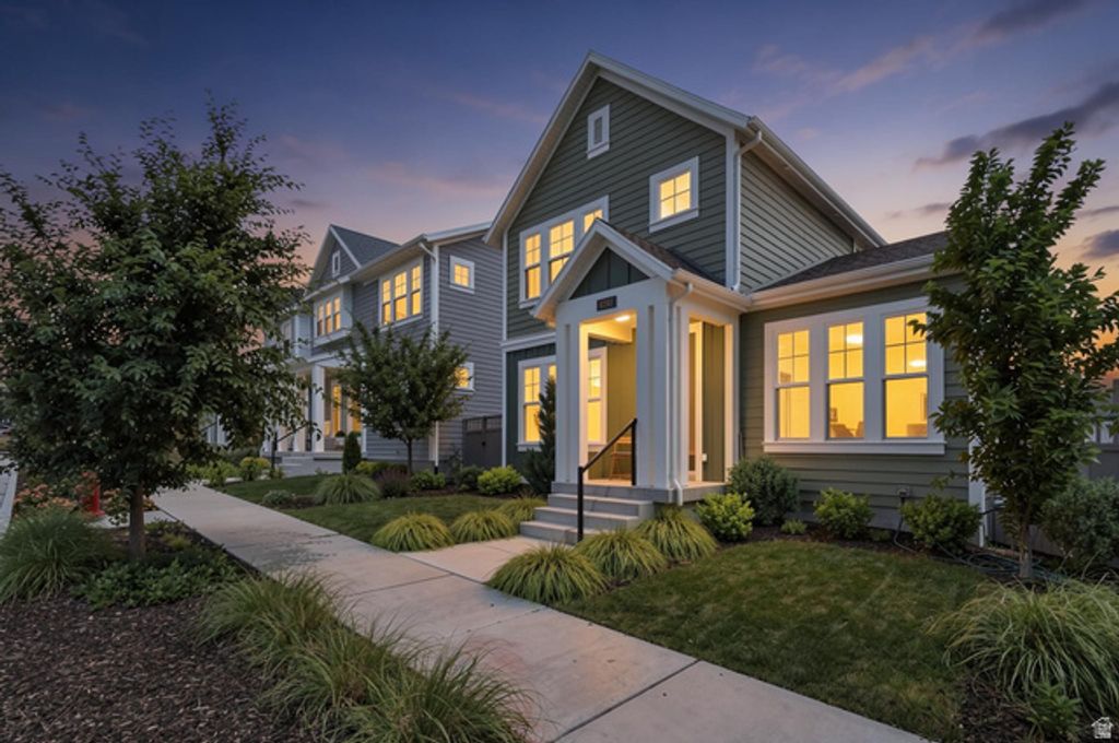 6782 W LEANDER DR, South Jordan, UT 84009